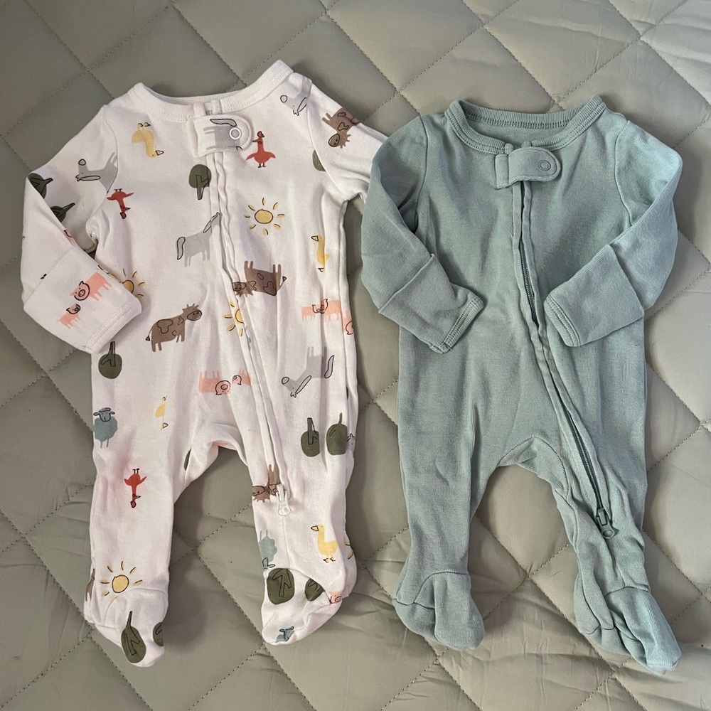 Lot of 2 Okie Dokie Two-Way Footie Pajamas - Barnyard Animal Motif Size Preemie